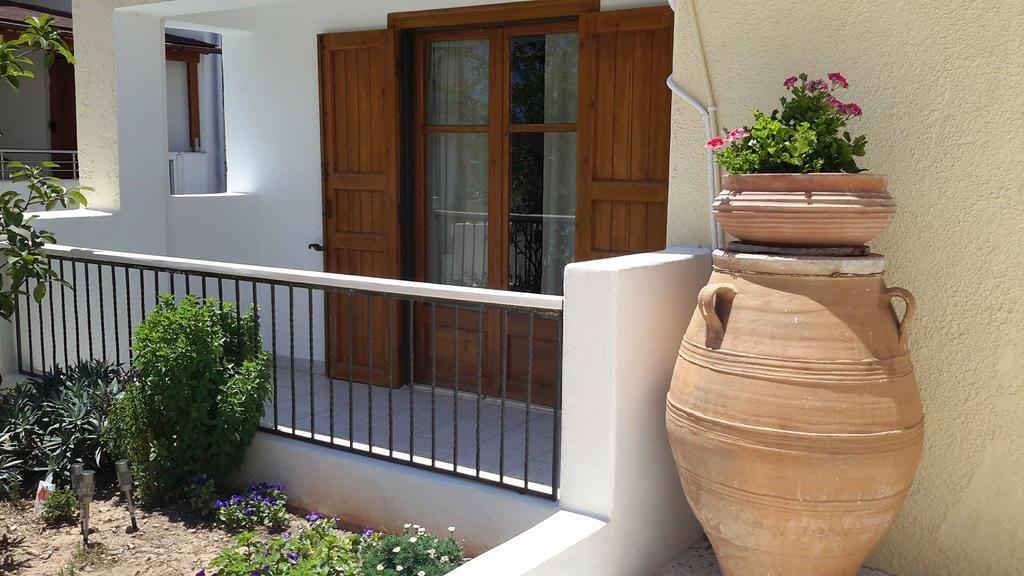 דירות פלקסטרון Granny'S House מראה חיצוני תמונה